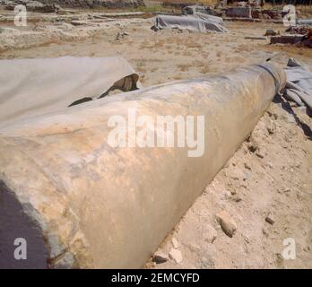 DETALE DE UNA COLUMNA DE MARMOL - RESTAURANTS ARQUEOLOGICOS DE LA BASILICA - S IV - FOTO AÑOS 90. Emplacement: VILLA ROMANA. CARRANQUE. Tolède. ESPAGNE. Banque D'Images