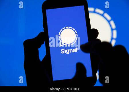 OXFORD, Royaume-Uni - février 2020 : logo du service de messagerie sécurisée privée de signal Banque D'Images