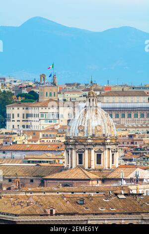 Rome, Italie - 05 octobre 2018 : le dôme de Sant'Andrea della Valle Banque D'Images