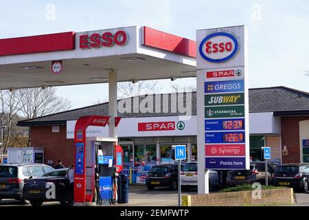 Piste de garage Esso à Henley-on-Thames, Oxfordshire, Royaume-Uni Banque D'Images
