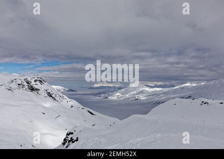 Val Thorens, France - 25 février 2018 : la mer des nuages aux sommets, Val Thorens Banque D'Images