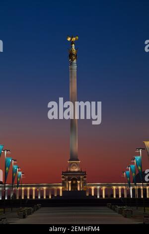 Le Kazakhstan, Astana, KazakYeli (monument) Pays Kazakh Banque D'Images