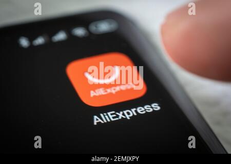 21 février 2021, Barnaul, Russie : application aliexpress sur votre smartphone pour acheter divers produits sur Internet Banque D'Images