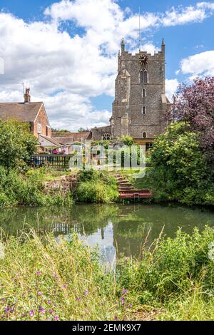 L'église St Marys à Bures, Suffolk, Royaume-Uni, surplombe la rivière Stour Banque D'Images