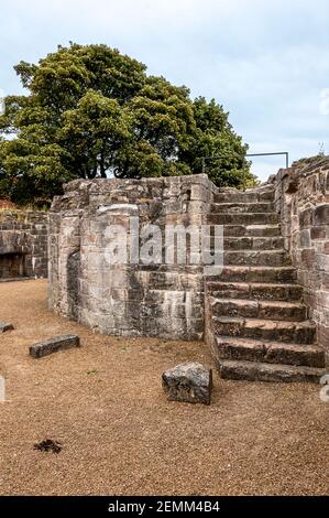 Les ruines au rez-de-chaussée du mont du Seigneur, une fortification circulaire en pierre de deux étages pour six canons lourds érigés en 1542 sur les ordres de Henri VIII Banque D'Images