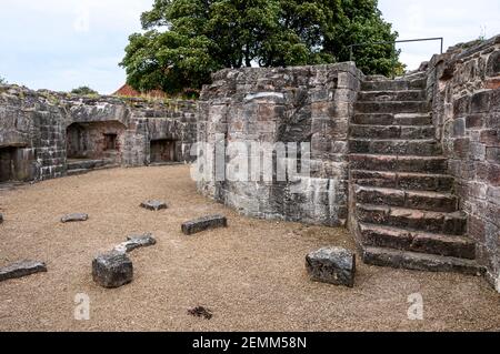 Les ruines au rez-de-chaussée du mont du Seigneur, une fortification circulaire en pierre de deux étages pour six canons lourds érigés en 1542 sur les ordres de Henri VIII Banque D'Images