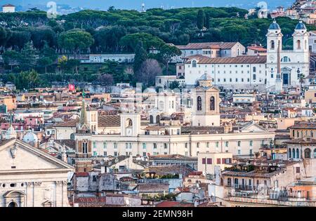 Trinita dei Monti ville de l'église vue panoramique de Rome Banque D'Images