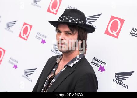 Gaz Coombes arrive aux Q Awards 2018 au Roundhouse, Camden, Londres. Date de la photo: Mercredi 17 octobre 2018. Le crédit photo devrait se lire: David Jensen Banque D'Images