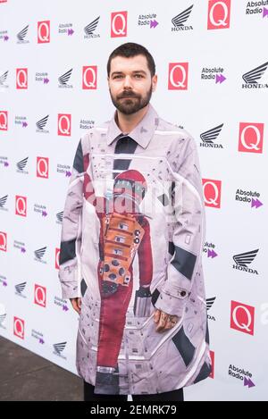 Simon Neil arrive aux Q Awards 2018 au Roundhouse, Camden, Londres. Date de la photo: Mercredi 17 octobre 2018. Le crédit photo devrait se lire: David Jensen Banque D'Images