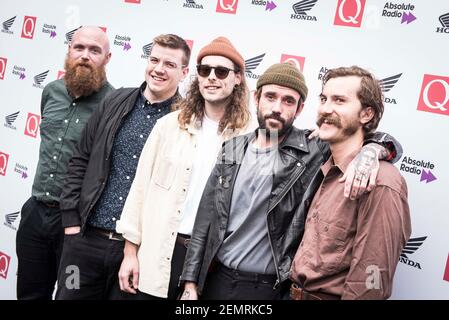 Adam Devonshire, John Beavis, Lee Kiernan, Joe Talbot et Mark Bowen d'Idles arrivent aux Q Awards 2018 au Roundhouse, Camden, Londres. Date de la photo: Mercredi 17 octobre 2018. Le crédit photo devrait se lire: David Jensen Banque D'Images