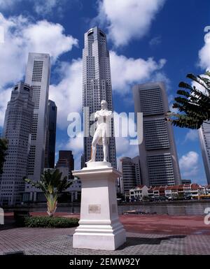 Singapour. Centre-ville. Statue de Raffles. Banque D'Images