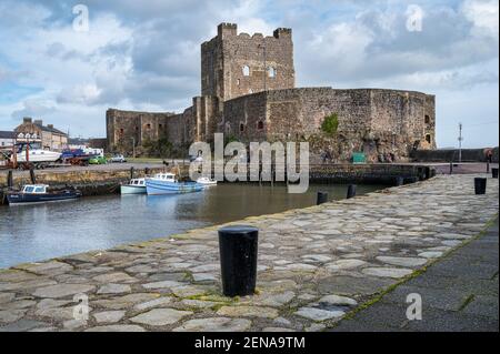 Carrickfergus, Irlande du Nord - 21 février 2021 : le château médiéval de Normand à Carrickfergus Banque D'Images