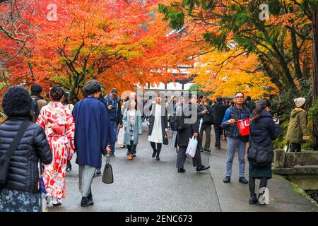 Kyoto, Japon - 18 novembre 2017 : visite touristique temple de Nanzenji la belle saison d'automne à Kyoto., saison D'automne Colorée dans le temple de Nanzenji à Ky Banque D'Images