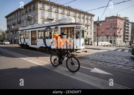 Milan, Italie. 26 février 2021. Cyclistes à Milan, Italie Milan usage éditorial seulement crédit: Agence de photo indépendante/Alamy Live News Banque D'Images