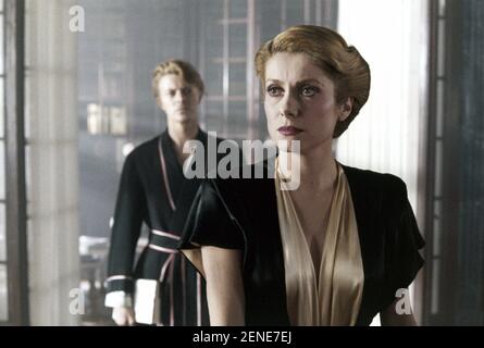 L'année de la faim : 1983 Directeur britannique : Tony Scott David Bowie Catherine Deneuve Banque D'Images