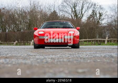 1987 Porsche 928 S4 classique moderne voiture de sport allemande Banque D'Images