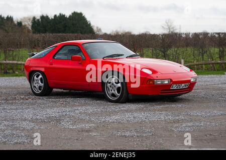 1987 Porsche 928 S4 classique moderne voiture de sport allemande Banque D'Images