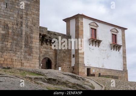 Entrée du château du village historique de Belmonte, au Portugal Banque D'Images