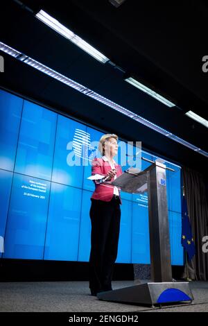 Conférence de presse du Président de la Commission européenne Ursula Von der Leyen et le président du Conseil européen Charles Michel suivant Banque D'Images