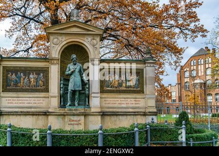 Albert von Graefe Denkmal , Charite, Luzisenstrasse, Berlin-Mitte, Allemagne Banque D'Images