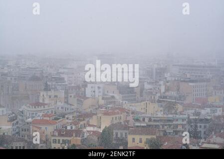 Pierre Berthuel / le Pictorium - neige sur Athènes - 15/02/2021 - Grèce / Attique / Athènes - le grec la capitale connaît une vague de froid et une Banque D'Images