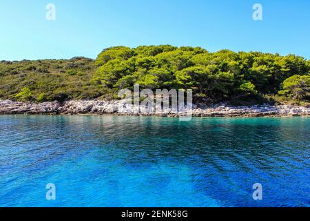 Paklinski Otoci, Croatie - 2 octobre 2011 : vue de Paklinski Otoci par une journée ensoleillée Banque D'Images