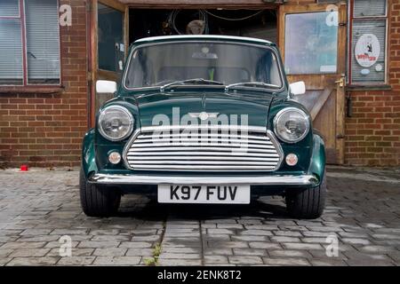 Voiture britannique classique et moderne 1993 Rover Mini Cooper Banque D'Images