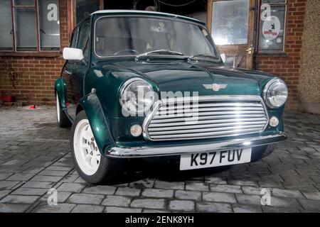 Voiture britannique classique et moderne 1993 Rover Mini Cooper Banque D'Images