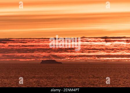 Scènes de coucher de soleil dans le détroit de Davis, au large de l'île de Baffin, Nunavut, Canada Banque D'Images