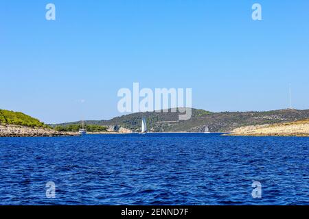 Paklinski Otoci, Croatie - 2 octobre 2011 : vue de Paklinski Otoci par une journée ensoleillée Banque D'Images