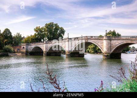 Richmond Bridge au-dessus de la Tamise, Londres, Royaume-Uni. Banque D'Images