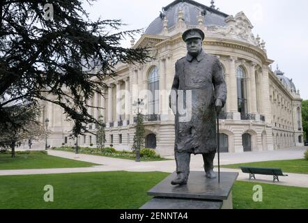 Statue de Winston Churchill devant le petit Palais, Paris, Île-de-France, France Banque D'Images