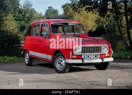 1984 Renault 4 GTL petite voiture française Banque D'Images