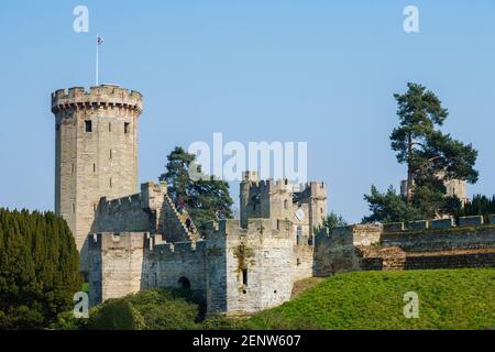 Vue sur la Tour Guy, qui fait partie des murs du château de Warwick, un fort du XIIe siècle et un château médiéval Banque D'Images