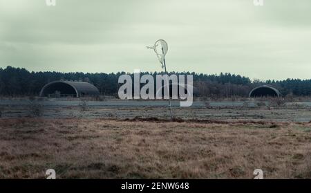 Forêt de Rendlesham, ancien aérodrome de la forêt de rendlesham, vieux hangars de rendlesham, RAF Rendlesham, ancienne base aérienne de l'USAF, Woodbridge Banque D'Images