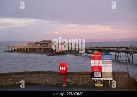 2020 décembre - jetée de Birnbeck avec station de canot de sauvetage, l'ancienne jetée de Weston super Mare dans le nord du Somerset, Royaume-Uni. Banque D'Images