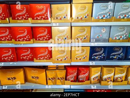 MacKay, Queensland, Australie - février 2021 : chocolats à vendre dans le magasin du centre commercial Banque D'Images