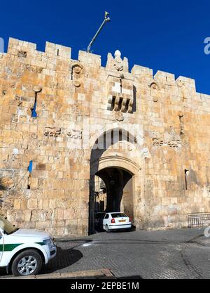 Jérusalem, Israël - le 12 octobre 2017 : porte des Lions, également connue sous le nom de porte Saint-Étienne ou porte du mouton, à l'est des murs du mont du Temple à Jérusalem Banque D'Images