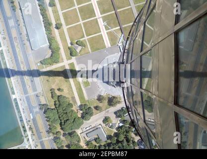 Vue aérienne spectaculaire (340 m) de Moscou, Russie. Vue depuis la tour de télévision d'Ostankino Banque D'Images