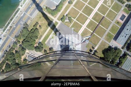 Vue aérienne spectaculaire (340 m) de Moscou, Russie. Vue depuis la tour de télévision d'Ostankino Banque D'Images