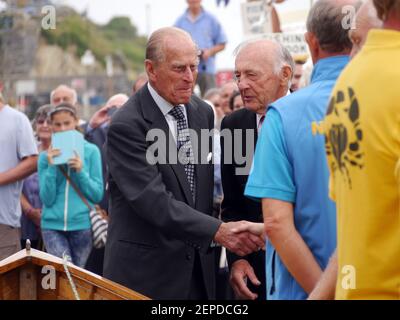 Newquay, Cornwall, Angleterre, 1er juillet 2014. HRH Philip Duke d'Édimbourg ouvre une nouvelle installation de club d'aviron Newquay Harbour, crédit : Robert Taylor/Alay Li Banque D'Images