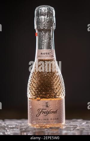 Freixenet Italian Rose est un mélange délicat de raisins Glera et Pinot Noir. Royaume-Uni, Angleterre, Desember 28, 2020 Banque D'Images