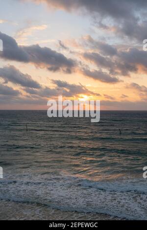 Vue sur la mer des Caraïbes depuis la chambre principale de la suite à Grand Residences Riviera Cancun Banque D'Images