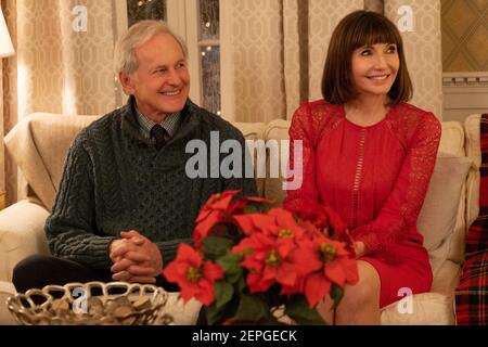 MARY STEENBURGEN et VICTOR GARBER dans LA SAISON LA PLUS HEUREUSE (2020), réalisé par CLEA DUVALL. Crédit : PHOTOS / Album TRISTAR Banque D'Images