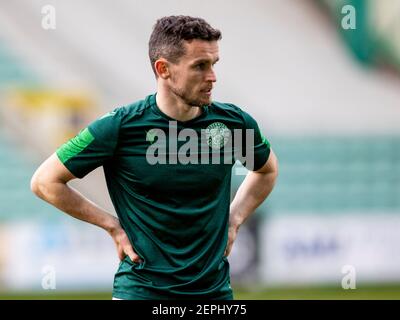 Easter Road, Édimbourg, Royaume-Uni. 27 février 2021. Scottish Premiership football, Hibernian versus Motherwell; Paul McGinn de Hibernian Credit: Action plus Sports/Alay Live News Banque D'Images