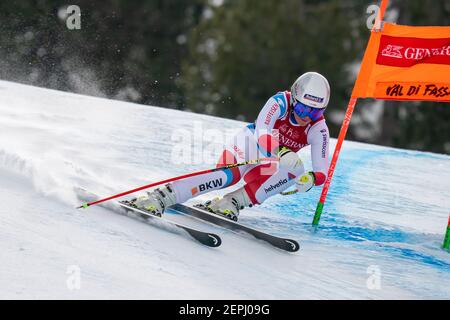 Val di Fassa, Italie 27 février 2021: SUTER Corinne (SUI) prend la 2e place lors de la COUPE DU MONDE DE SKI AUDI FIS 2020/21 descente des femmes sur le parcours de la Volata dans la chaîne de montagnes dolomite crédit: MAURO DALLA POZZA/Alay Live News Banque D'Images