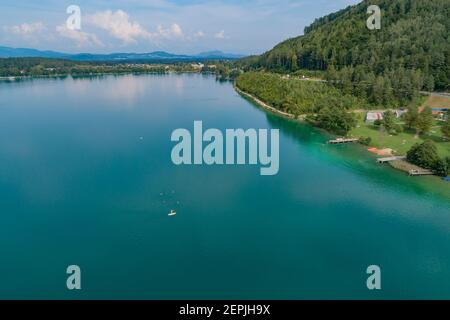 , vue aérienne de Klopeiner See, Saint-Kanzian am Klopeiner See, Lac Klopein, Autriche Banque D'Images