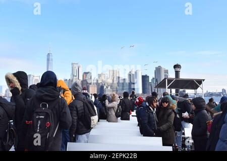 Croisière avec le ferry de Miss Ellis Island, propriété de Circle Line Ferry, de New York City, Battery Park, à Liberty Island, New Jersey. Banque D'Images