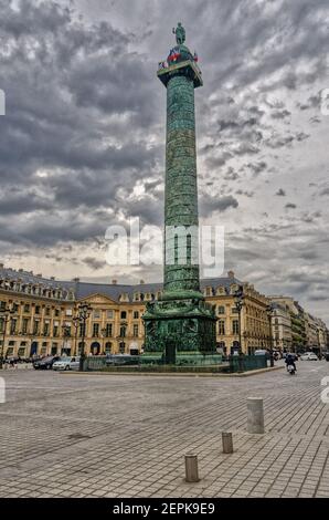 La colonne Vendôme sur la place Vendôme à Paris, France Banque D'Images