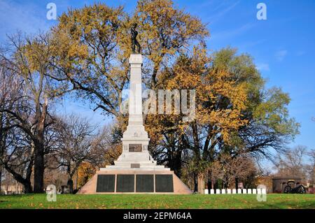 Chicago, Illinois, États-Unis. Le Confederate Monument sur Confederate Mound au cimetière d'Oak Woods. Banque D'Images